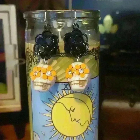 unknown Jewelry - Skull earrings